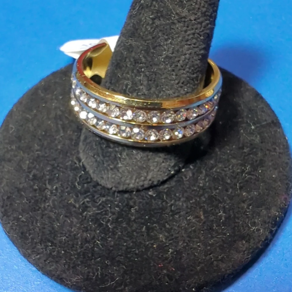 Sleek Stylish Brilliant Stainless Steel Rhinestone Promise Band/Ring Unisex Sz10